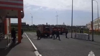 В Сызрани сотрудники МЧС тушили "пожар" в ледовом дворце спорта