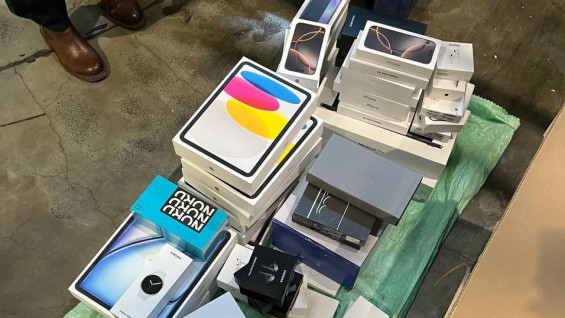 В аэропорту Самары задержали нелегальную технику Apple на 5 млн рублей