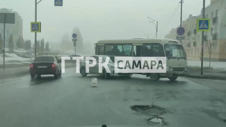 В Самаре в тумане столкнулись маршрутка и легковушка 