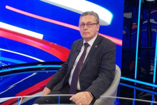 Заместитель генерального директора – руководитель регионального департамента ВГТРК, председатель комиссии по развитию информационного сообщества, СМИ и массовых коммуникаций ОП РФ Рифат Сабитов отмечает юбилей