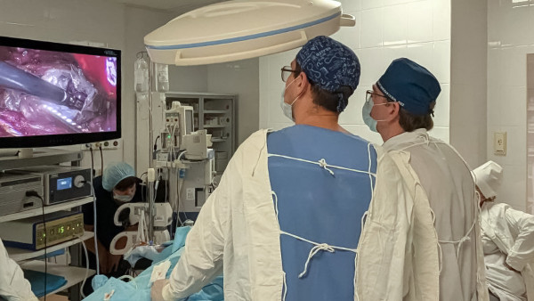 Самарские врачи начали проводить операции на щитовидной железе через подмышку