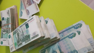 В Самаре к бравшему взятки преподавателю колледжа пришли силовики