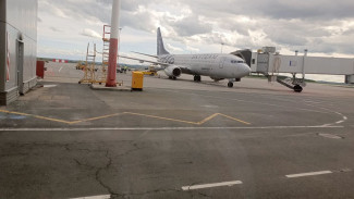 К самолету SSJ-100 под Самарой опасно приблизился дельтаплан