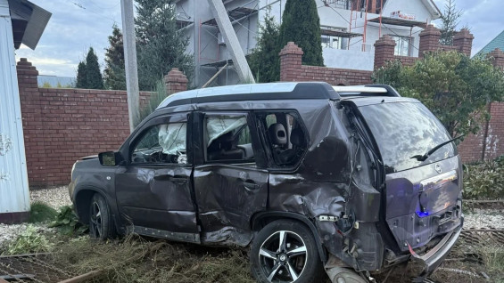 Под Самарой пострадал пассажир в ДТП с участием трёх иномарок