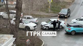 В Самаре утром 9 апреля на ул. Советской Армии из-за аварии образовалась пробка