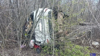 Жесткий съезд в кювет: крупная авария с "перевертышем" случилась под Самарой 