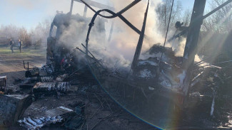 16 апреля на трассе в Самарской области загорелась фура