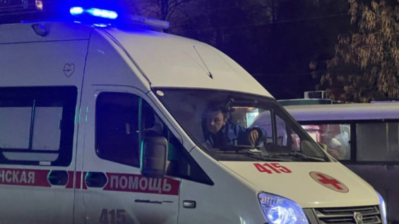 Грузовая «Газель» вмята в барьер, фургоны выбросило в поле: жесткое ДТП между Самарой и Тольятти