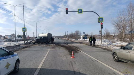 В Самарской области в результате ДТП с автобусом и легковушкой два водителя госпитализированы 