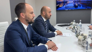 Глава региона Вячеслав Федорищев обсудил с директором Фонда развития промышленности Романом Петруцей развитие сотрудничества