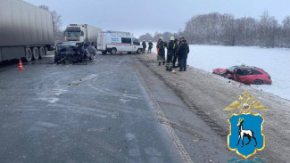 Три человека погибли в ДТП с тремя легковушками под Самарой