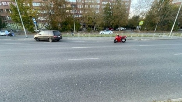 В Самарской области водитель Nissan устроил ДТП с байкером 