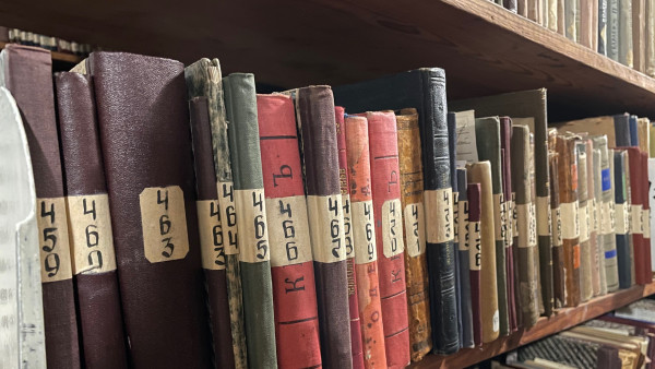 Жителей Самары приглашают на две уникальные выставки в областной библиотеке имени Ленина 