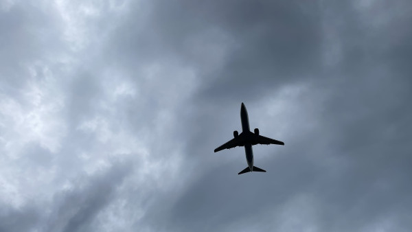 Самарским авиадиспетчерам сообщили о пассажирке с сердечным приступом на борту