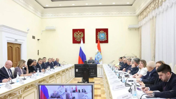 Вячеслав Федорищев провел оперативное совещание по готовности служб к новогодним праздникам