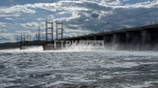 Появились кадры последствий пиковых сбросов воды через ГЭС под Самарой