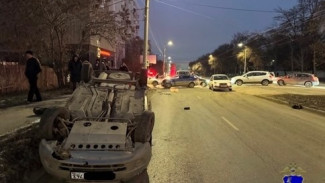 В Самаре 19-летяя девушка перевернулась на Lada Granta после ДТП с Kia Rio