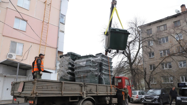 В Самаре установили 1600 новых мусорных баков