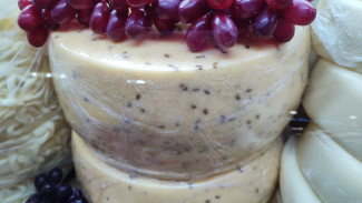 В Самаре в продаже нашли запрещенные сыры и колбасы