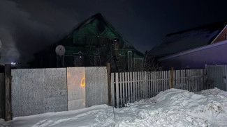 В Кинеле спасали от пожара жильцов дома площадью 130 квадратных метров