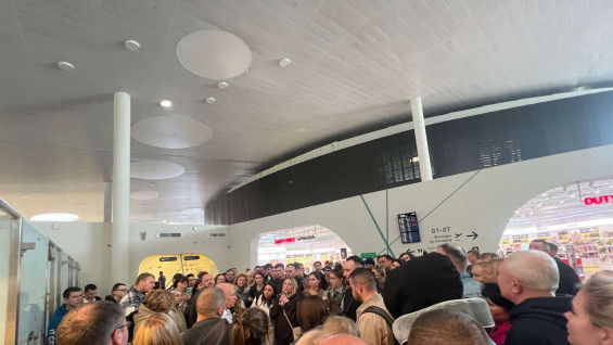 Самарские туристы отказались покидать пограничную зону в Курумоче после отмены рейса 30 апреля