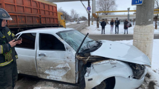 Стало известно о состоянии водителей после ДТП Приоры и КАМАЗа под Самарой 2 марта