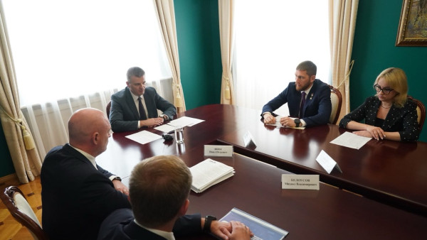 В Правительстве Самарской области обсудили меры поддержки работников предприятия и предпринимателей