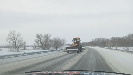Под Самарой ограничение на трассе М-5 продлили до 9 утра 31 декабря из-за метели