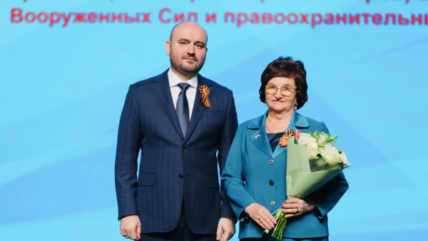В Самаре во Дворце спорта имени Владимира Высоцкого прошло торжественное собрание в честь Дня Победы