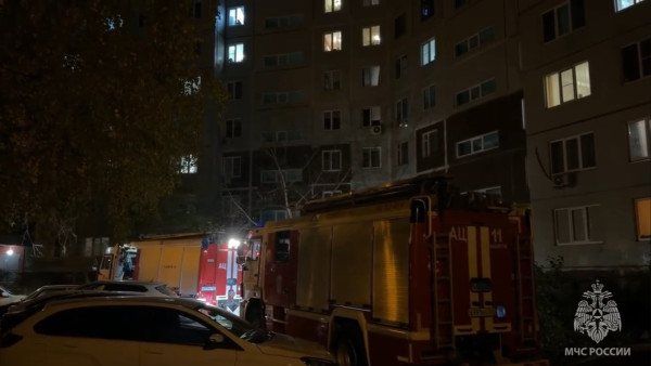 В Самарской области мужчина спалил балкон, хотя всего лишь вышел покурить 