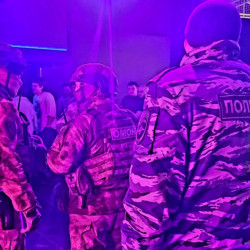 Появилось видео облавы полиции и ОМОН в самарском увеселительном заведении 