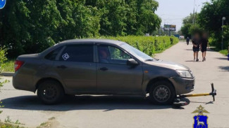 В Тольятти автомобиль сбил подростков на самокате