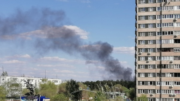 В Самарской области клубы черного дыма окутали целый район Тольятти