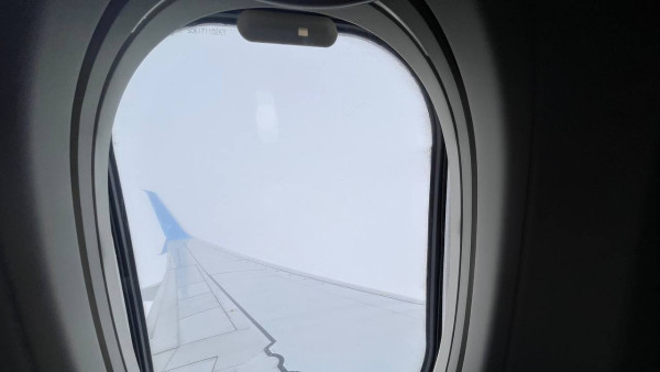 7 июля самарцы увидели в небе самолет с черным дымом 