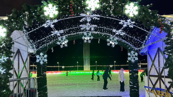 25 декабря на пл. Славы в Самаре открылся каток