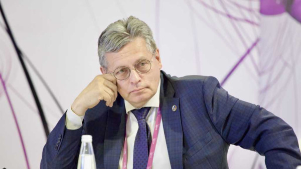 Рифат Сабитов выступил модератором тематической площадки «Здоровое информационное пространство в промышленных регионах» на III Женском форуме в Кузбассе