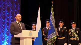 Губернатор Вячеслав Федорищев поздравил самарских судебных приставов 