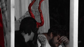 Актеры самарского театра в костюмах чертей напугали туристов