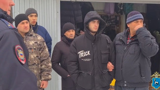 На Кировском рынке в Самаре полиция и ОМОН ловили мигрантов и отправляли в военкомат