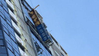 Появились новые фото последствий падения 3 рабочих с 20 этажа в Самаре