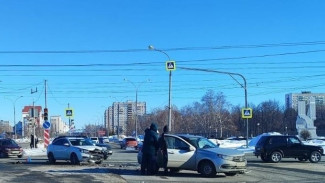 На перекрёстке в Тольятти произошло серьёзное ДТП 24 февраля