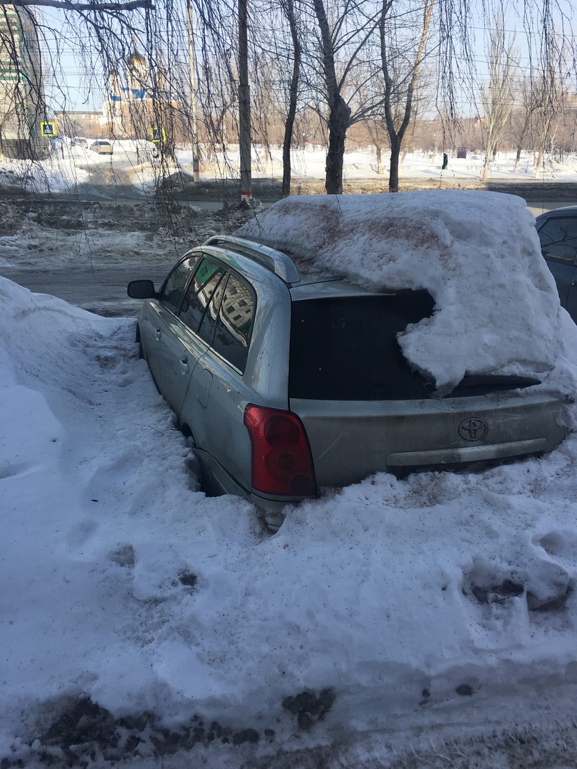 Оттаяли: жители Самары пишут жалобы на брошенные повсюду автомобили –  Новости Самары и Самарской области – ГТРК Самара