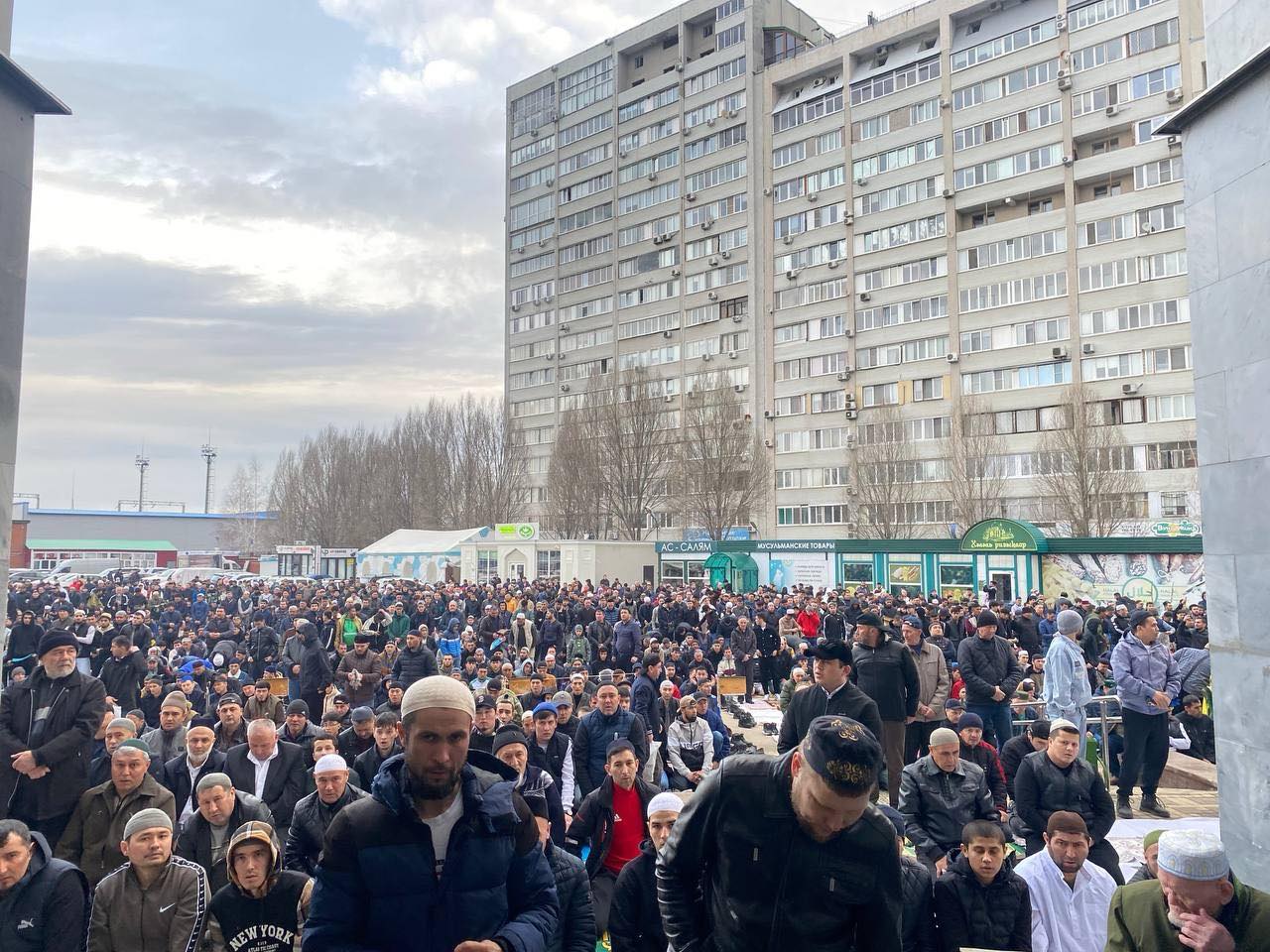 В самарской мечети мусульмане встретили великий праздник Ураза-байрам |  10.04.2024 | Самара - БезФормата