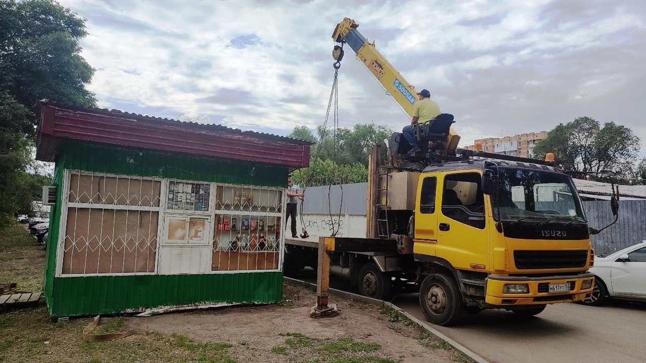 На проспекте Кирова в Самаре власти продолжают сносить ларьки с алкоголем –  Новости Самары и Самарской области – ГТРК Самара