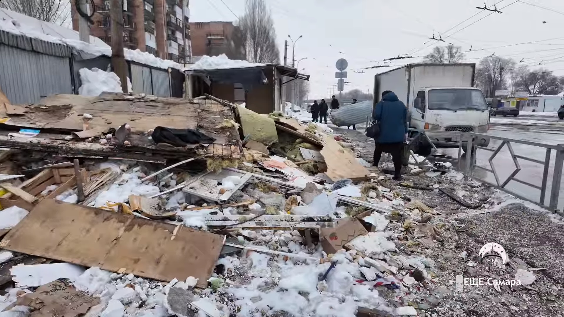 В Самаре снесли торговые ряды на проспекте Кирова – Новости Самары и  Самарской области – ГТРК Самара