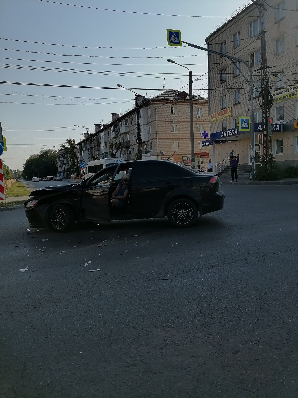 Скорая помощь на боку, двое пострадали. Кадры и первые подробности ДТП в  Тольятти – Новости Самары и Самарской области – ГТРК Самара