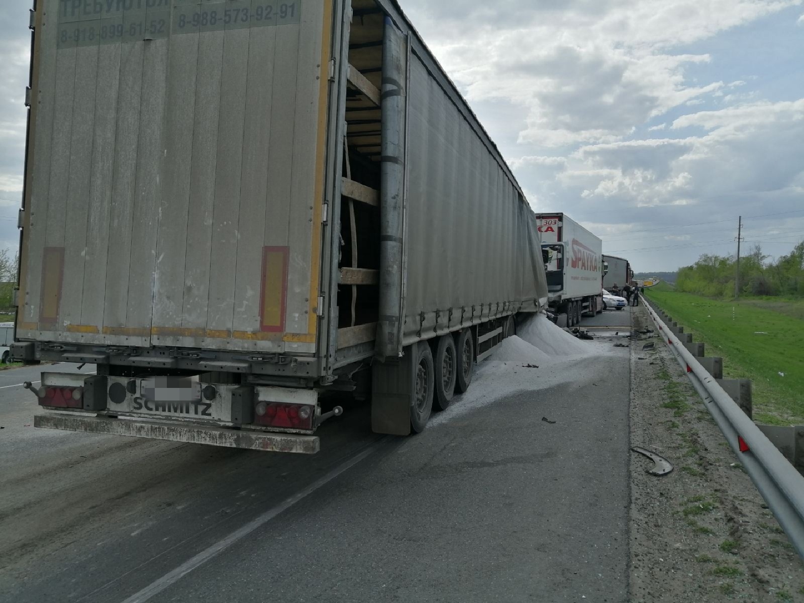 Вдруг за поворотом появился грузовик. Ман полуприцеп Желдорэкспедиция. ДТП В Самаре ман полуприцеп. Авария на м5 в Самарской области 16.07.2020. Haval b6 под фурой.