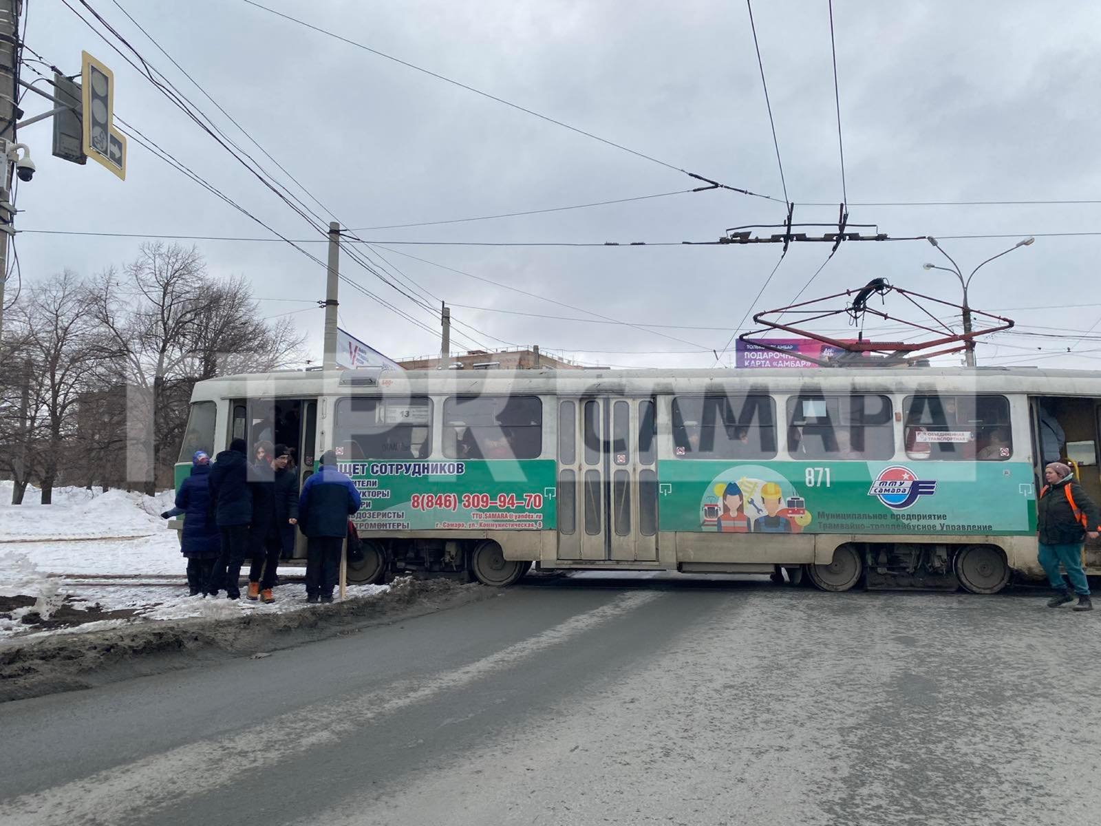 В Самаре сломавшийся трамвай перекрыл движение по улице Авроры – Новости  Самары и Самарской области – ГТРК Самара