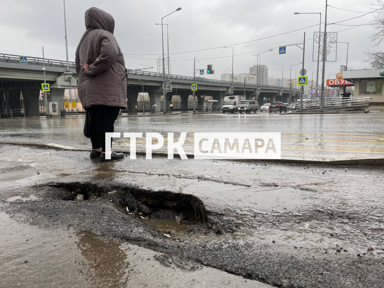 В Самаре на Советской Армии провалился асфальт | 15.04.2024 | Самара -  БезФормата