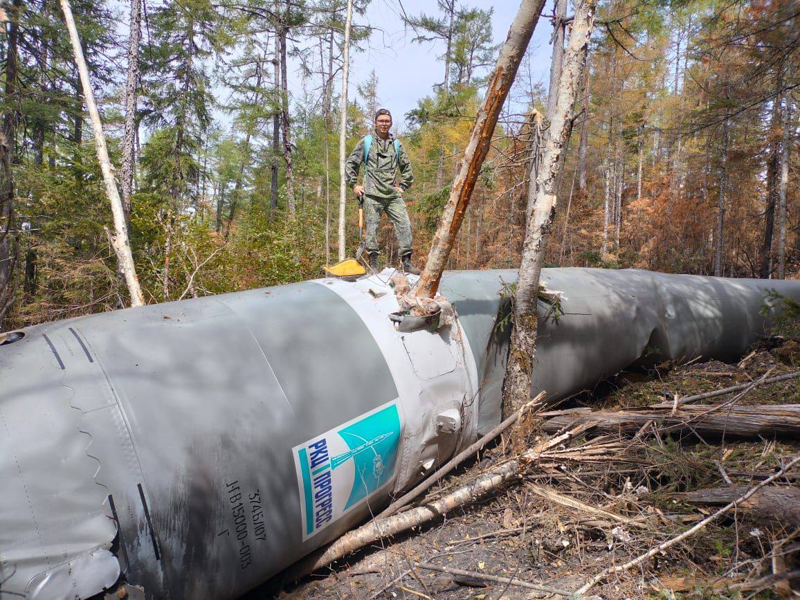 Губернатор из Самары опубликовал фото обнаруженных обломков ракеты |  13.08.2023 | Самара - БезФормата